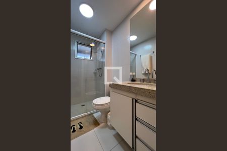 Apartamento para alugar com 121m², 3 quartos e 2 vagas Apartamento para alugar com 121m², 3 quartos e 2 vagasBanheiro da Suíte 1