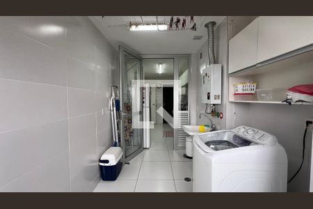 Apartamento para alugar com 121m², 3 quartos e 2 vagas Apartamento para alugar com 121m², 3 quartos e 2 vagasÁrea de Serviço