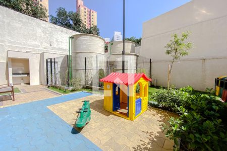 Apartamento à venda com 32m², 2 quartos e sem vagaÁrea comum - Playground