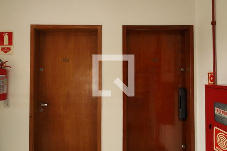 Apartamento para alugar com 63m², 2 quartos e 1 vagaPorta do apartamento