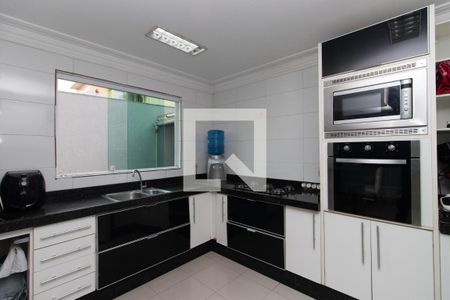 Casa à venda com 200m², 4 quartos e sem vagaCozinha e Copa