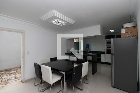 Casa à venda com 200m², 4 quartos e sem vagaCozinha e Copa