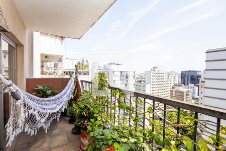 Apartamento à venda com 110m², 3 quartos e 2 vagasVaranda