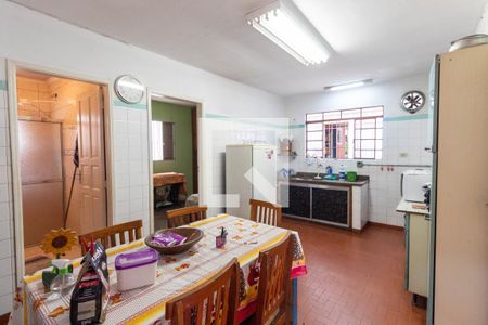 Casa à venda com 150m², 4 quartos e 1 vaga Casa à venda com 150m², 4 quartos e 1 vagaCozinha