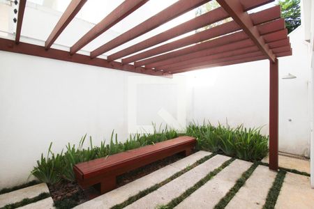 Casa à venda com 205m², 4 quartos e 3 vagas Casa à venda com 205m², 4 quartos e 3 vagasQuintal