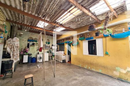 Casa à venda com 250m², 2 quartos e 4 vagas Casa à venda com 250m², 2 quartos e 4 vagasÁrea de Serviço