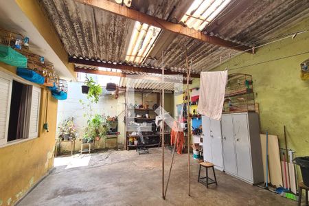 Casa à venda com 250m², 2 quartos e 4 vagas Casa à venda com 250m², 2 quartos e 4 vagasÁrea de Serviço