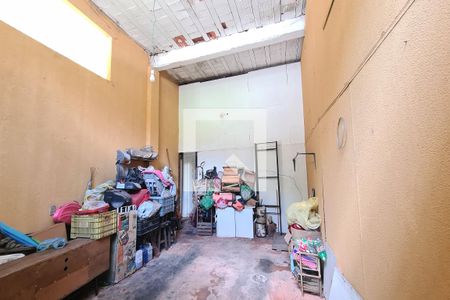 Casa à venda com 250m², 2 quartos e 4 vagas Casa à venda com 250m², 2 quartos e 4 vagasGaragem