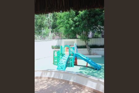 Apartamento à venda com 213m², 3 quartos e 4 vagas Apartamento à venda com 213m², 3 quartos e 4 vagasÁrea comum - Playground