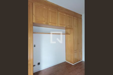 Apartamento à venda com 213m², 3 quartos e 4 vagas Apartamento à venda com 213m², 3 quartos e 4 vagasSuíte 3