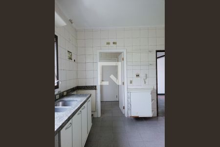Apartamento à venda com 213m², 3 quartos e 4 vagas Apartamento à venda com 213m², 3 quartos e 4 vagasCozinha - Armários