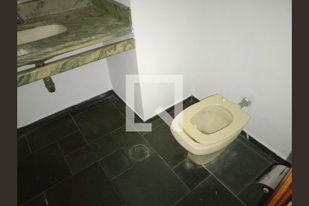 Apartamento à venda com 213m², 3 quartos e 4 vagas Apartamento à venda com 213m², 3 quartos e 4 vagasLavabo