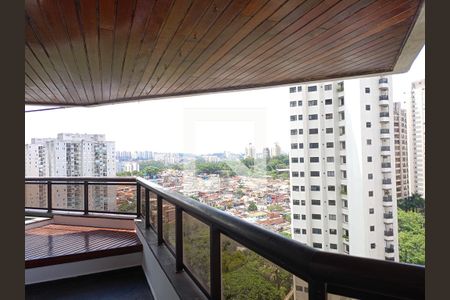 Apartamento à venda com 213m², 3 quartos e 4 vagas Apartamento à venda com 213m², 3 quartos e 4 vagasVaranda da Sala