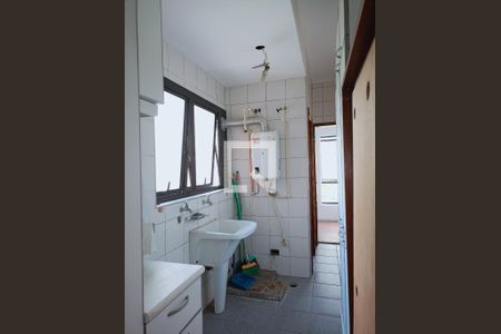 Apartamento à venda com 213m², 3 quartos e 4 vagas Apartamento à venda com 213m², 3 quartos e 4 vagasÁrea de Serviço