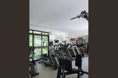 Apartamento à venda com 213m², 3 quartos e 4 vagas Apartamento à venda com 213m², 3 quartos e 4 vagasÁrea comum - Academia