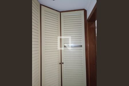 Apartamento à venda com 213m², 3 quartos e 4 vagas Apartamento à venda com 213m², 3 quartos e 4 vagasSuíte 2