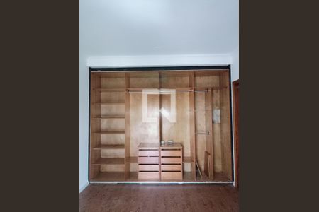 Apartamento à venda com 213m², 3 quartos e 4 vagas Apartamento à venda com 213m², 3 quartos e 4 vagasSuíte 1