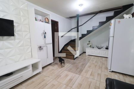 Casa à venda com 219m², 2 quartos e 1 vagaCasa dos Fundos - Sala