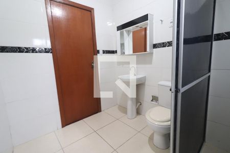 Casa à venda com 219m², 2 quartos e 1 vagaCasa da Frente - Banheiro