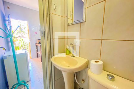 Banheiro de kitnet/studio para alugar com 1 quarto, 18m² em Santo Amaro, São Paulo