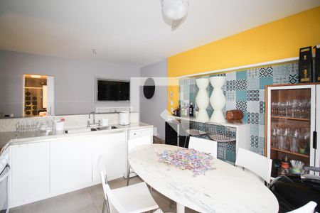 Apartamento à venda com 180m², 2 quartos e 2 vagasCozinha 2