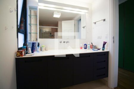 Apartamento à venda com 180m², 2 quartos e 2 vagasBanheiro Suíte 1