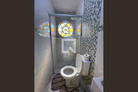 Casa à venda com 300m², 4 quartos e 2 vagas Casa à venda com 300m², 4 quartos e 2 vagasBanheiro