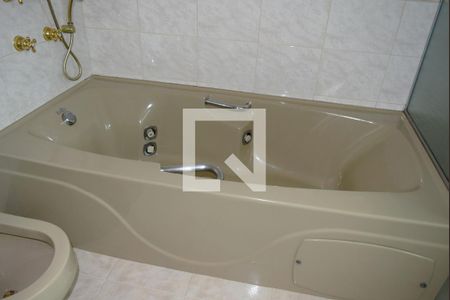 Casa para alugar com 411m², 4 quartos e 2 vagasBanheiro Suíte 2