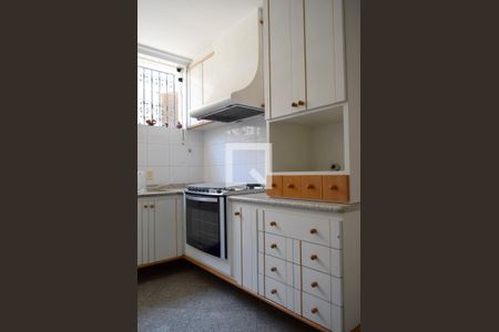 Casa para alugar com 411m², 4 quartos e 2 vagasCozinha