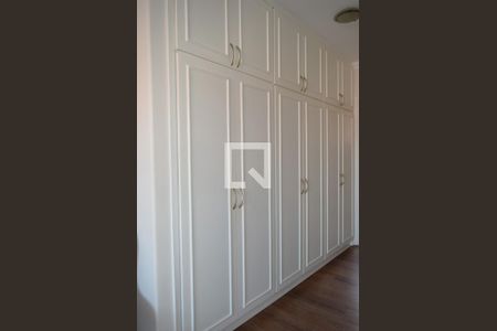 Casa para alugar com 411m², 4 quartos e 2 vagasSuíte 1