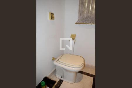 Casa para alugar com 411m², 4 quartos e 2 vagasLavabo