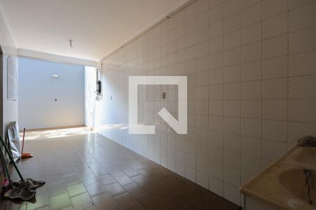 Casa à venda com 220m², 4 quartos e 5 vagasÁrea de serviço