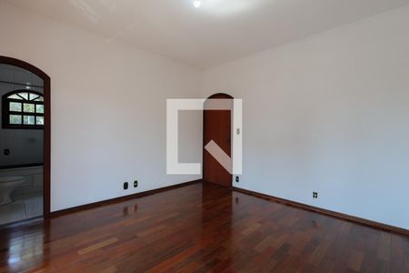 Casa à venda com 220m², 4 quartos e 5 vagasSuíte 1