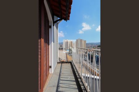 Casa à venda com 220m², 4 quartos e 5 vagasVaranda da Suíte 1