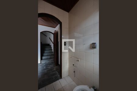 Casa à venda com 220m², 4 quartos e 5 vagasLavabo da garagem