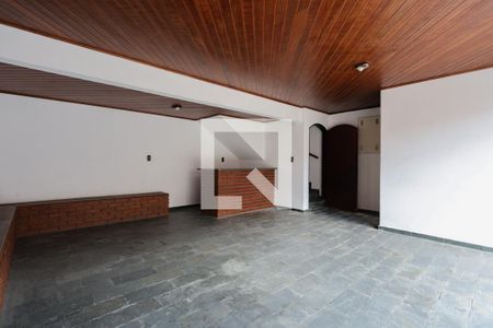 Casa à venda com 220m², 4 quartos e 5 vagasGaragem