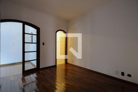 Casa à venda com 220m², 4 quartos e 5 vagasSuíte 2