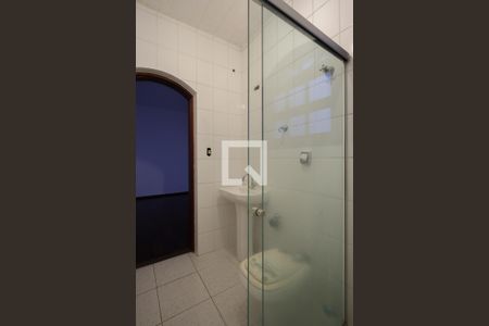 Casa à venda com 220m², 4 quartos e 5 vagasBanheiro da Suíte 2