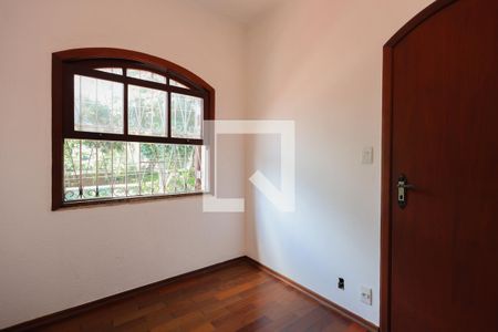 Casa à venda com 220m², 4 quartos e 5 vagasQuarto 2