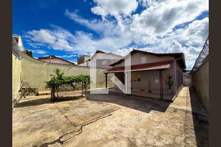Casa à venda com 360m², 3 quartos e 3 vagasQuintal