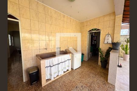 Casa à venda com 360m², 3 quartos e 3 vagasÁrea de Serviço