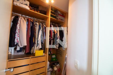 Apartamento à venda com 129m², 3 quartos e 3 vagas Apartamento à venda com 129m², 3 quartos e 3 vagasCloset da suíte 2