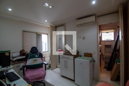 Apartamento à venda com 129m², 3 quartos e 3 vagas Apartamento à venda com 129m², 3 quartos e 3 vagasQuarto 2 - Suíte 1
