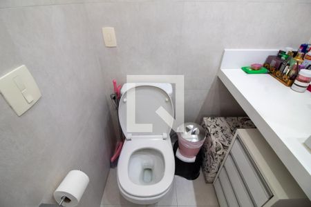 Apartamento à venda com 129m², 3 quartos e 3 vagas Apartamento à venda com 129m², 3 quartos e 3 vagasBanheiro da Suíte 2