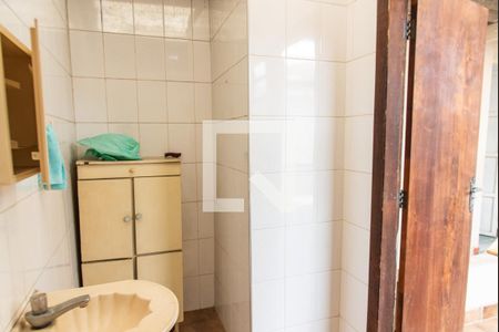 Casa à venda com 140m², 2 quartos e 2 vagas Casa à venda com 140m², 2 quartos e 2 vagasBanheiro de serviço