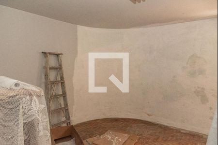 Casa à venda com 140m², 2 quartos e 2 vagas Casa à venda com 140m², 2 quartos e 2 vagasPorão - sala