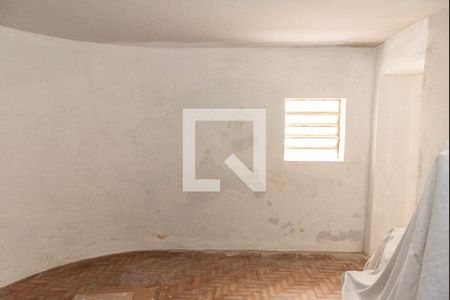 Casa à venda com 140m², 2 quartos e 2 vagas Casa à venda com 140m², 2 quartos e 2 vagasPorão - sala