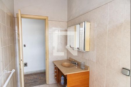 Casa à venda com 140m², 2 quartos e 2 vagas Casa à venda com 140m², 2 quartos e 2 vagasBanheiro