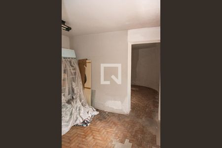 Casa à venda com 140m², 2 quartos e 2 vagas Casa à venda com 140m², 2 quartos e 2 vagasPorão - quarto