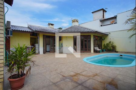 Casa à venda com 310m², 4 quartos e 3 vagasQuintal - Fundos